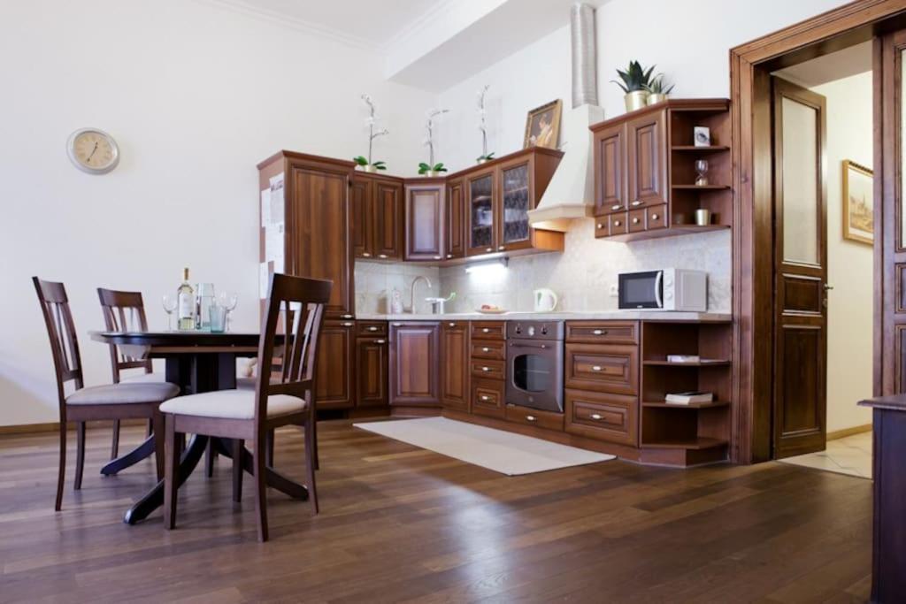 Rhythm And Style In Prague City Center Andel Apartamento Exterior foto